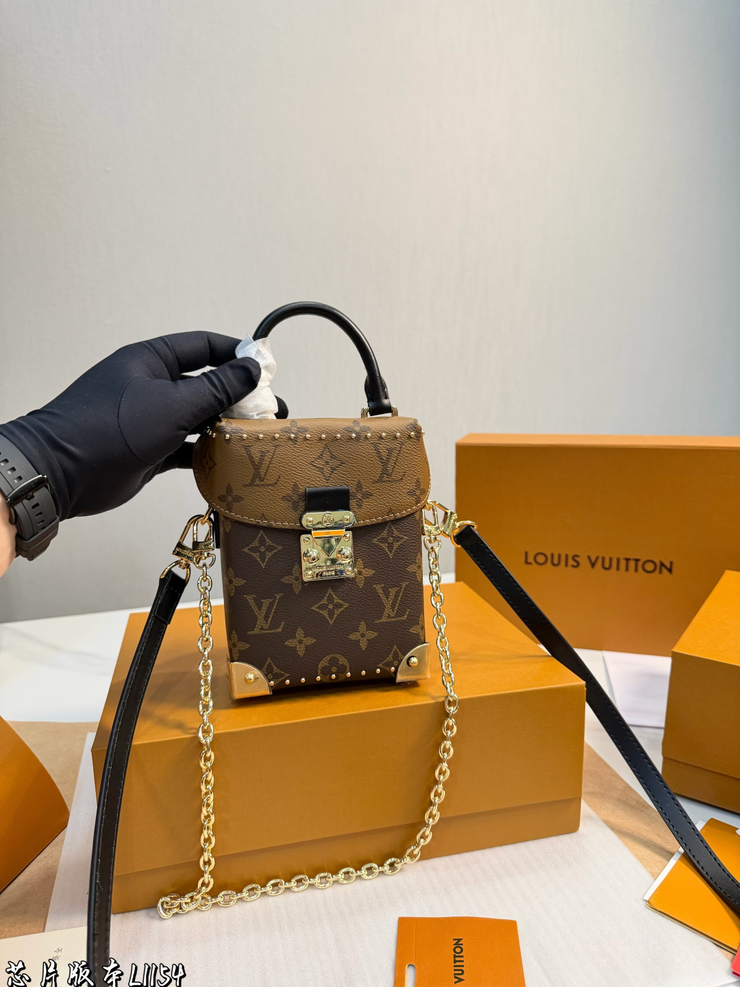 LV Monogram Handbag Monogram Canvas Adjustable Strap Zipper Closure 5